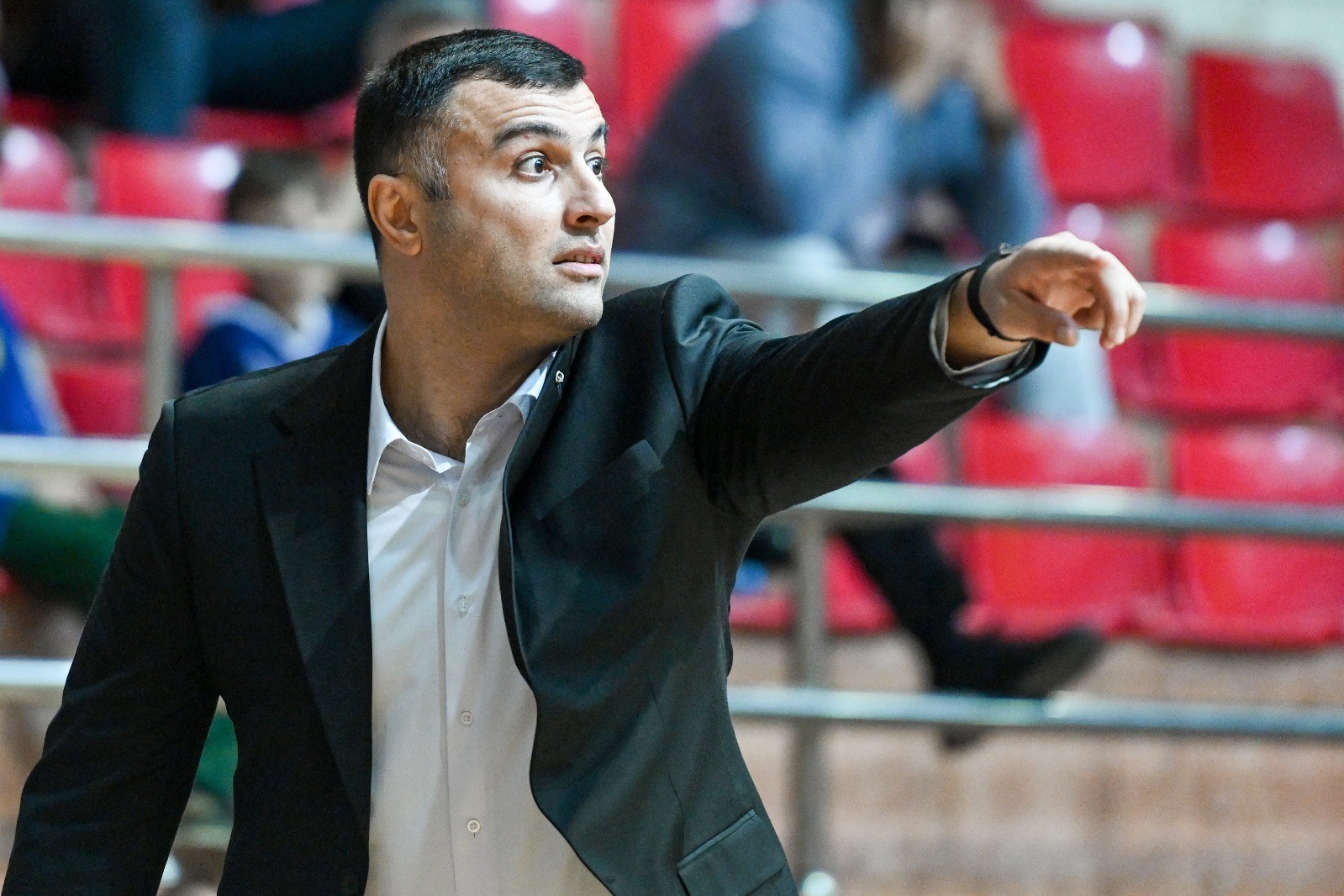 Neftchi coach focuses on improving during break