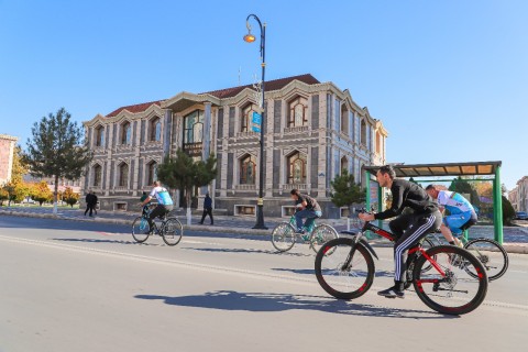 Naxçıvanda Zəfər Günü ilə bağlı veloyürüş - FOTO