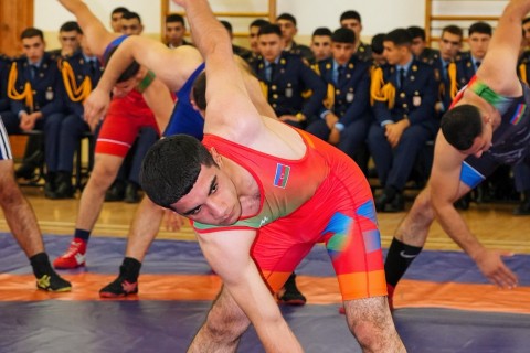 Güləş Federasiyası daha bir zalı inventarla təmin edib - FOTO