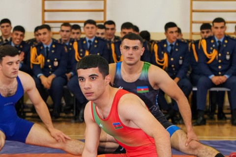 Güləş Federasiyası daha bir zalı inventarla təmin edib - FOTO
