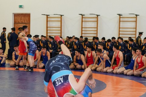 Güləş Federasiyası daha bir zalı inventarla təmin edib - FOTO