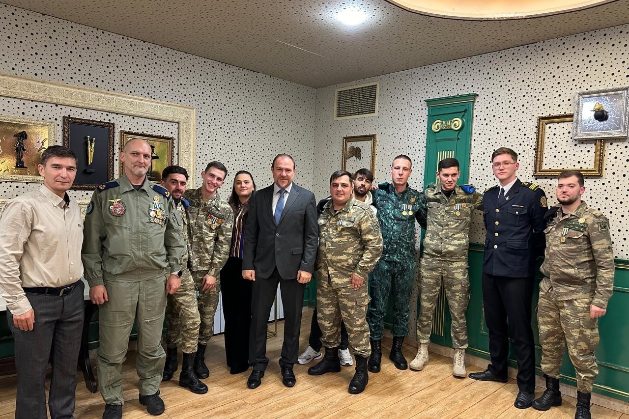 “Sabah”ın məşqçisi qazilərlə Zəfər Gününü qeyd edib