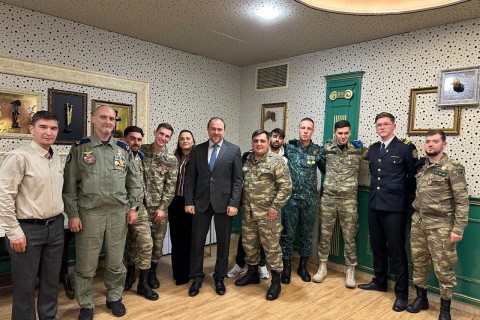 “Sabah”ın məşqçisi qazilərlə Zəfər Gününü qeyd edib
