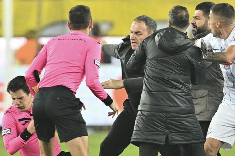 Faruk Koca arrested after hitting Halil Umut Meler