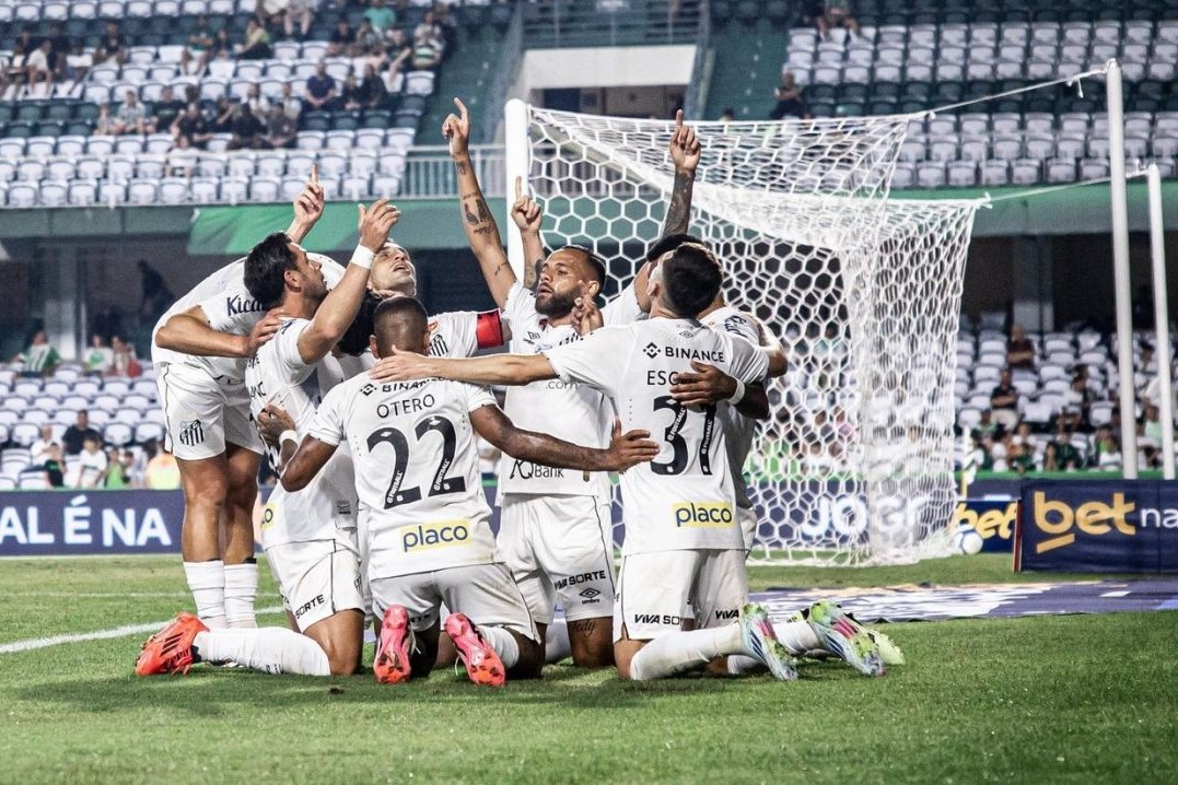 Santos back to Serie A