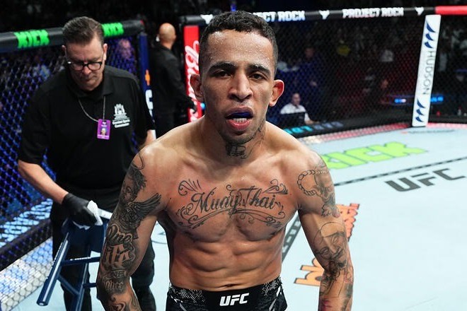 UFC fighter Prates admits struggle with smoking habit