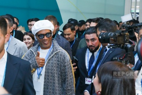 Ronaldinyo COP29 məkanındakı pavilyonları ziyarət edib - FOTO - VİDEO