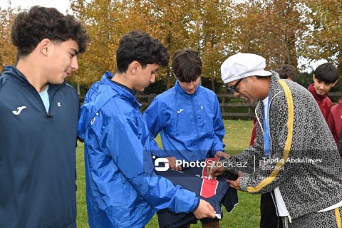 Ronaldinho met with young football players in Baku - PHOTO - VIDEO
