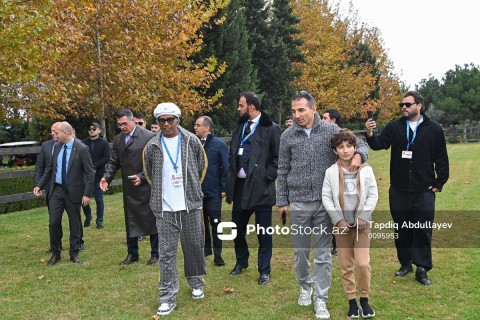 Ronaldinho met with young football players in Baku - PHOTO - VIDEO