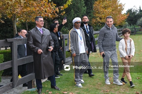 Ronaldinho met with young football players in Baku - PHOTO - VIDEO