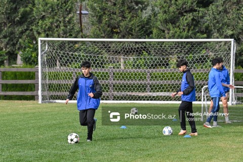Ronaldinho met with young football players in Baku - PHOTO - VIDEO