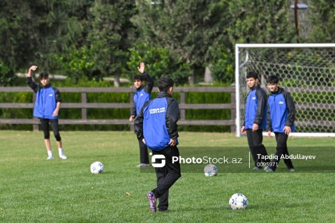Ronaldinho met with young football players in Baku - PHOTO - VIDEO