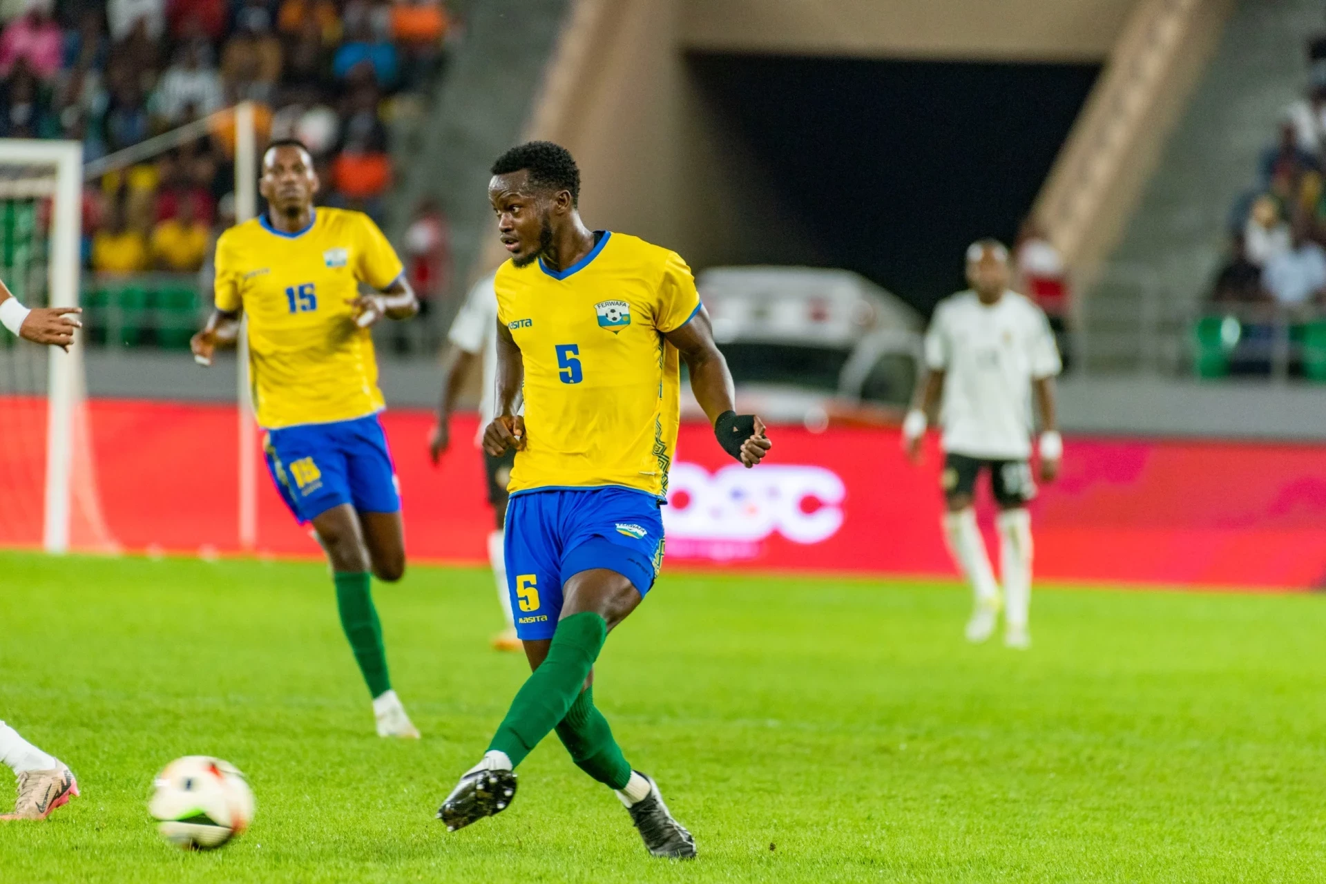 Osimhen "Zirə" və "Səbail"in futbolçularını məyus edib