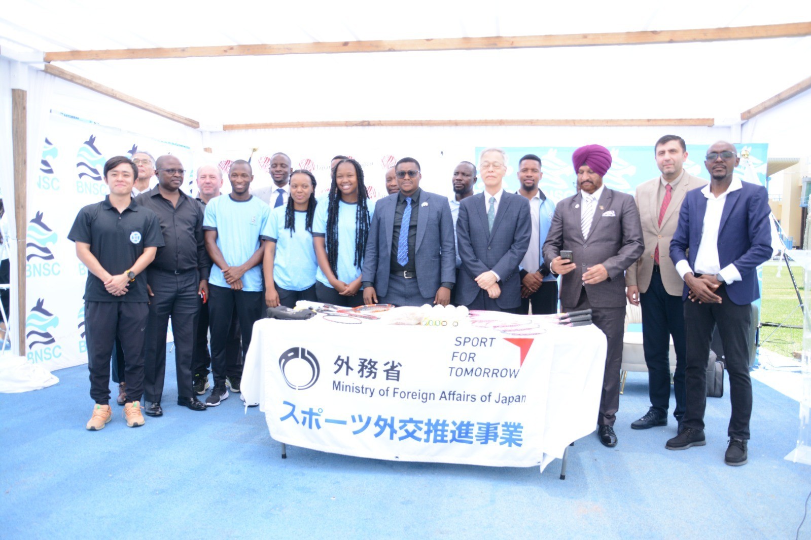Azerbaijan Badminton Federation gifts equipment to Botswana - PHOTO