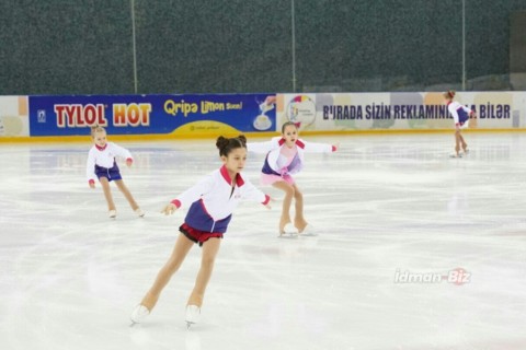 Figure skaters from Ojag Sports Club train for their first international competition – PHOTO