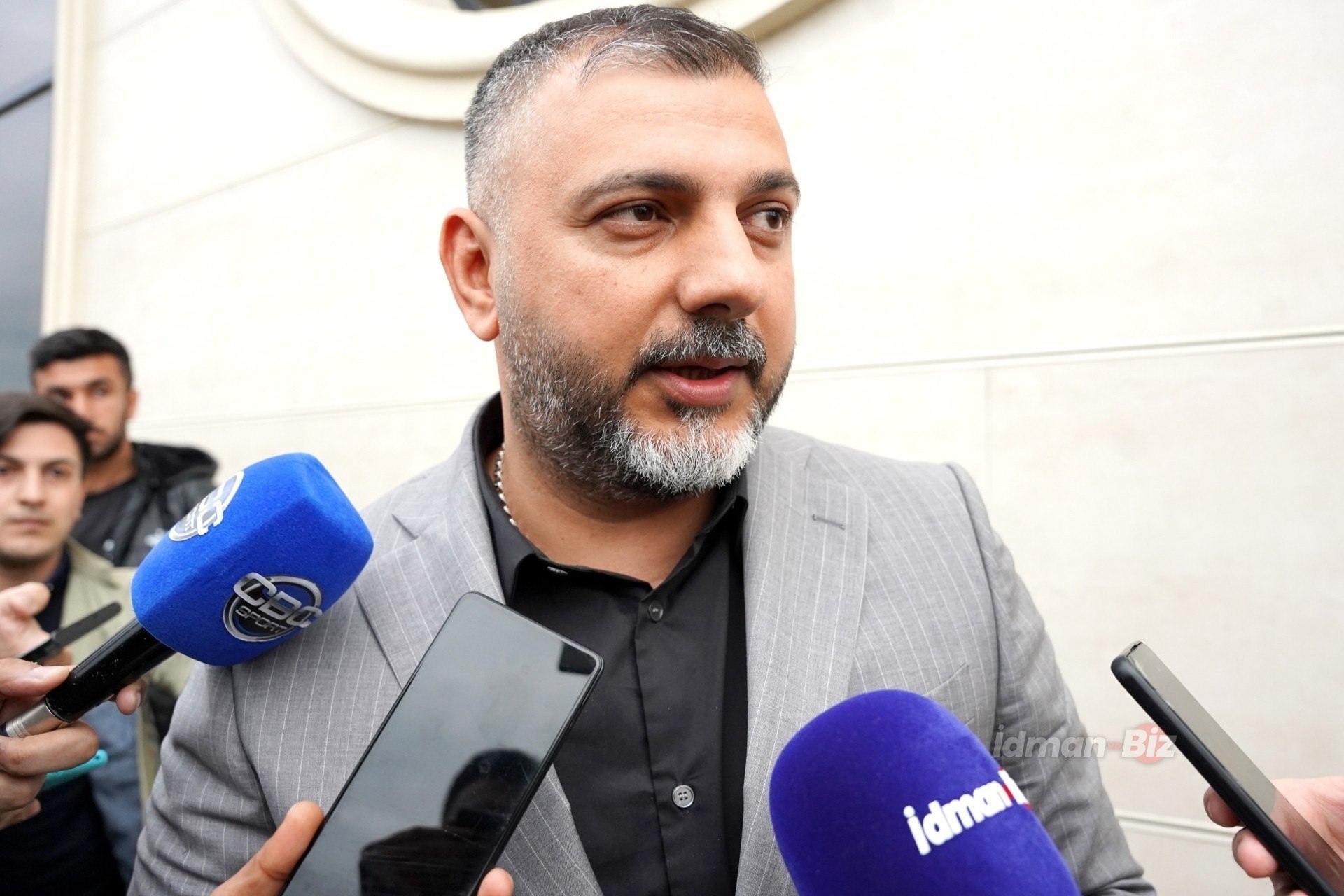 Президент "Сабаха": "Алияр Агаев находится на поле и может не увидеть эпизод, а почему VAR его не видит?" - ВИДЕО
