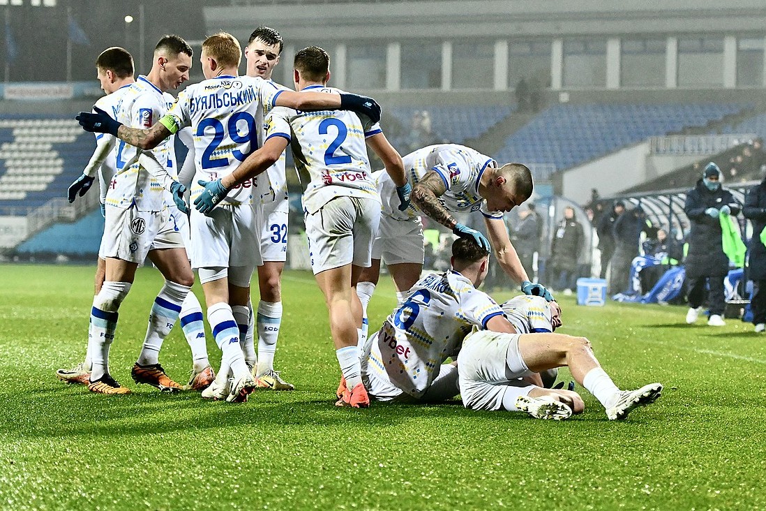 Ukrainian football match interrupted due to airstrike threat