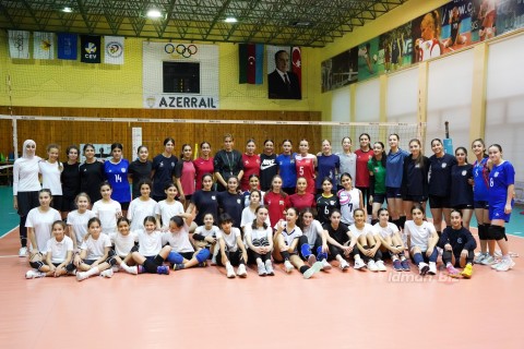 Alla Həsənova ilə voleybolun sirlərini öyrənənlər - FOTO