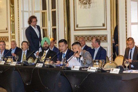 Bahruz Nabiyev proposes global collaboration at FIP Assembly - PHOTO