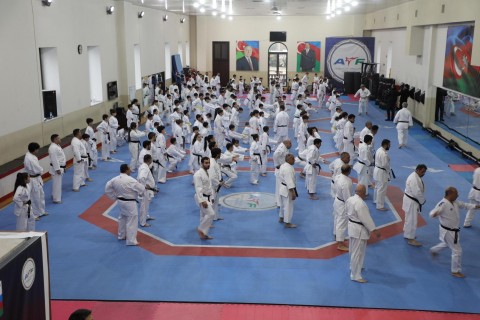 Sensei Hitoshi Kasuya leads seminar in Baku – PHOTO