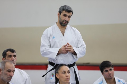 Sensei Hitoshi Kasuya leads seminar in Baku – PHOTO