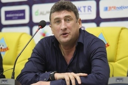 Kaxaber Tsxadadze stadionun vəziyyətindən narazılıq edib