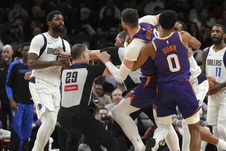 NBA matçı, yoxsa boks döyüşü? - VİDEO