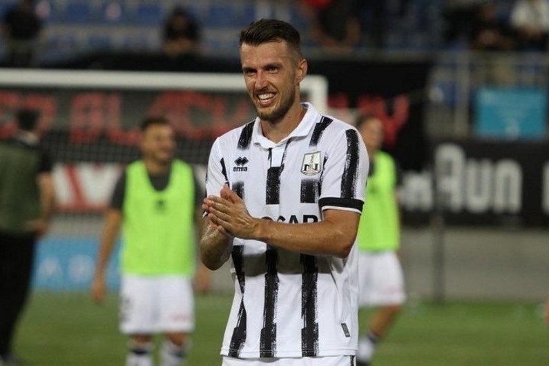 Neftchi part ways with Hungarian defender Mark Tamás