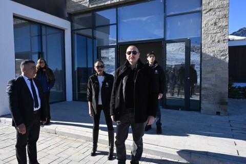 President Ilham Aliyev reviews works at “Lakeside” Hotel and Ski Club construction within Shahdag Tourism Complex - PHOTO