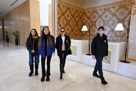 President Ilham Aliyev reviews works at “Lakeside” Hotel and Ski Club construction within Shahdag Tourism Complex - PHOTO