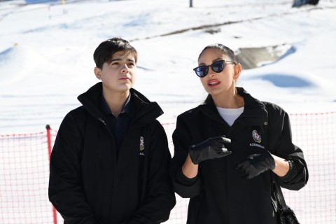 President Ilham Aliyev reviews works at “Lakeside” Hotel and Ski Club construction within Shahdag Tourism Complex - PHOTO