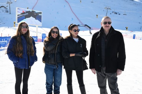 President Ilham Aliyev reviews works at “Lakeside” Hotel and Ski Club construction within Shahdag Tourism Complex - PHOTO