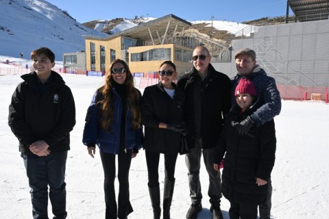 President Ilham Aliyev reviews works at “Lakeside” Hotel and Ski Club construction within Shahdag Tourism Complex - PHOTO
