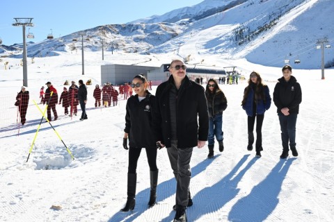 President Ilham Aliyev reviews works at “Lakeside” Hotel and Ski Club construction within Shahdag Tourism Complex - PHOTO