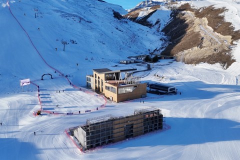 President Ilham Aliyev reviews works at “Lakeside” Hotel and Ski Club construction within Shahdag Tourism Complex - PHOTO
