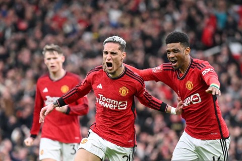 Qarabag's Europa League rival Olympiacos in talks to loan Man Utd’s Antony