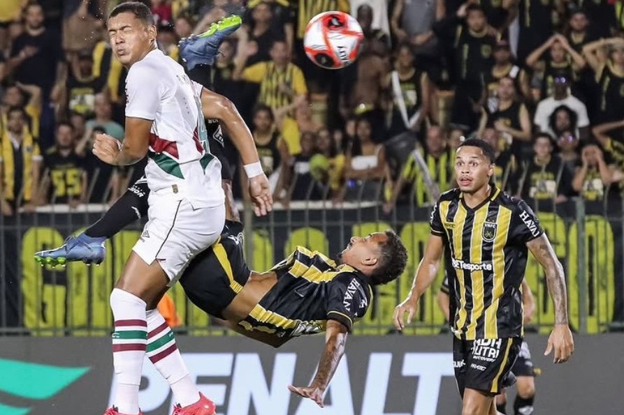 Stunning scissor kick goal in Rio Championship - VIDEO