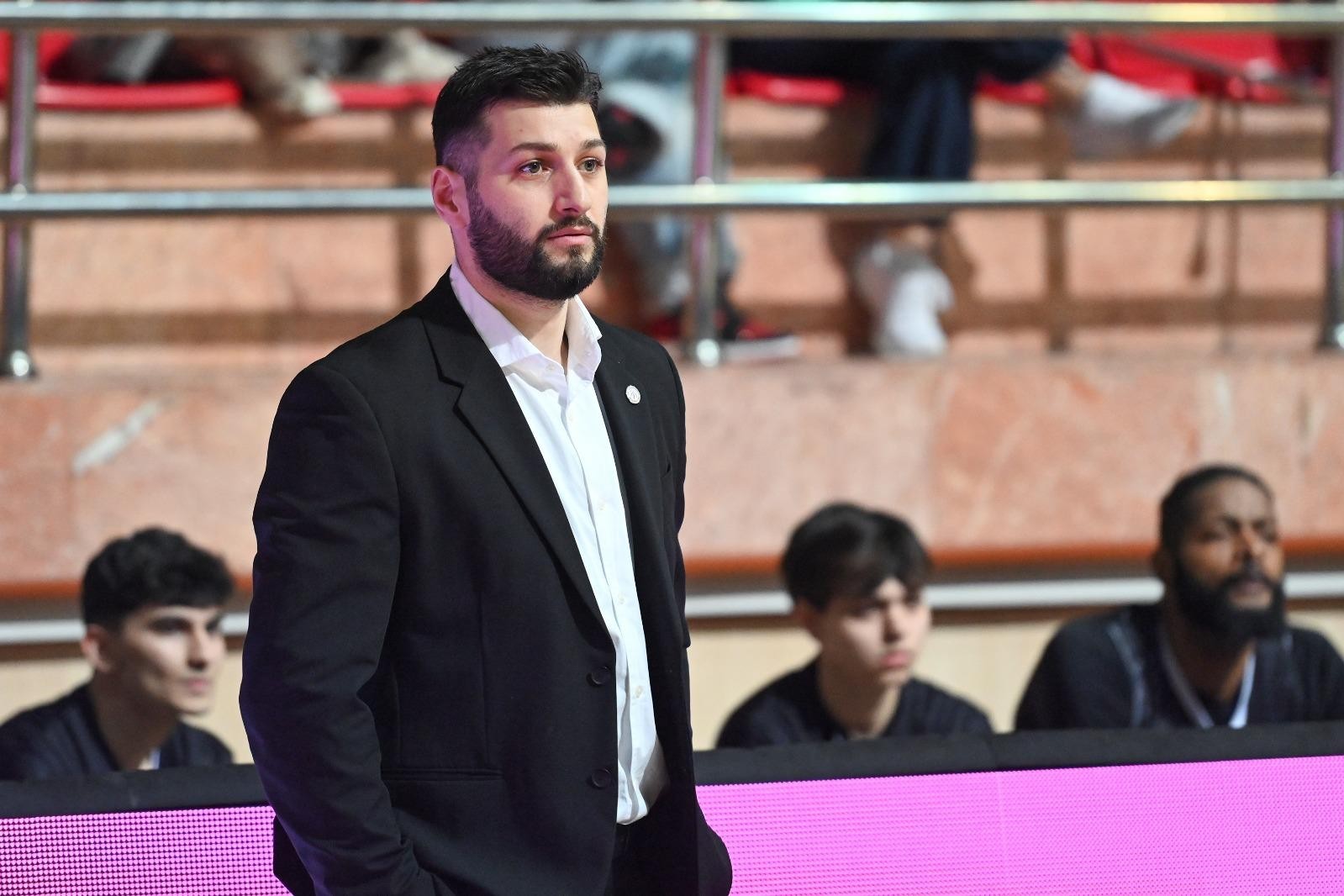 "Neftçi"nin baş məşqçisi: "Əsl xarakter nümayiş etdirdik"