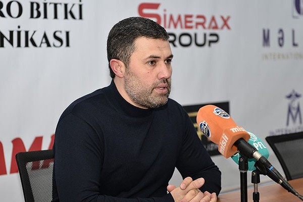 Azər Bağırov: "Oyun keçirilsin deyə, futbolçunu sındırmalıyam?"