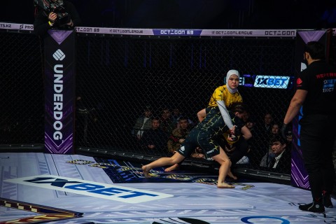 Удушающий прием от Зюмрюд Гулиевой в первом раунде - ВИДЕО - ФОТО