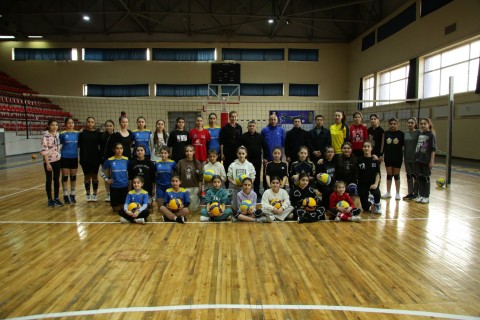 Head coach of the national teams met with young volleyball players in Ganja - PHOTO