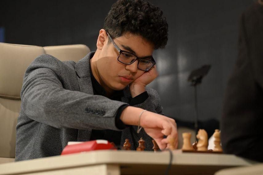 Azerbaijani chess player faces Uzbek rival