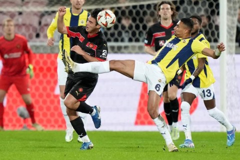“Qalatasaray” və “Beşiktaş” Niderlandda uduzub, “Fənərbaxça” pley-offda - VİDEO
