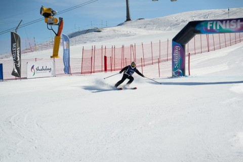 Böyüklər arasında xizək yarışı üzrə Heydər Əliyev Kuboku keçirilib - FOTO