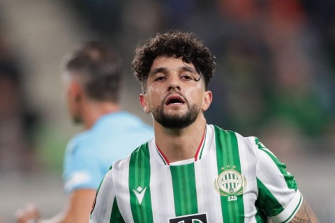 Romao gedir, Kadi gəlir