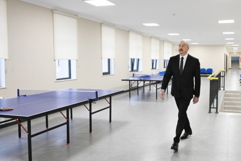 Prezident İlham Əliyev “Vətən” İdman Liseyində yaradılan şəraitlə tanış olub - FOTO