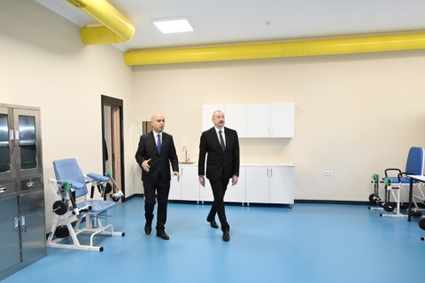 Prezident İlham Əliyev “Vətən” İdman Liseyində yaradılan şəraitlə tanış olub - FOTO