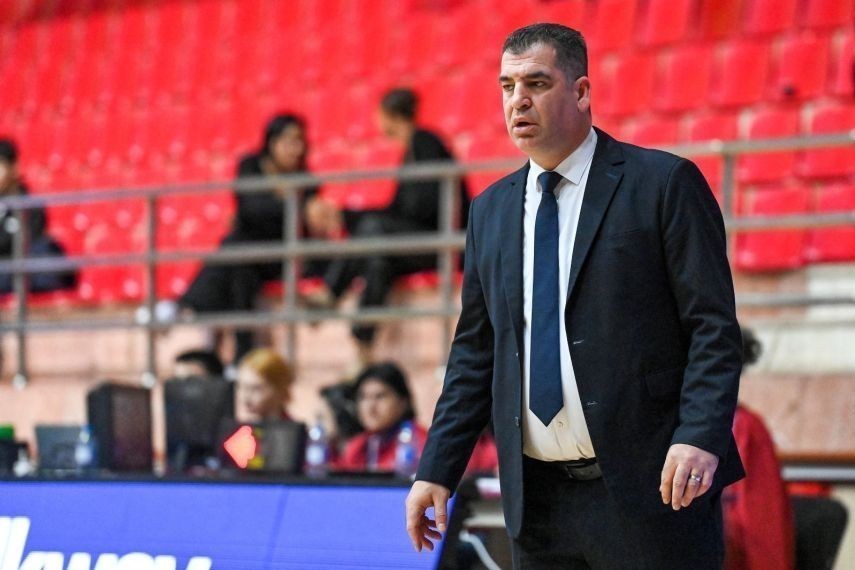 Sarhadchi to play without head coach against Neftchi