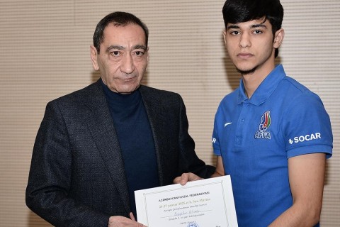Azerbaijan Futsal Federation Vice-President meets with U19 team – PHOTO