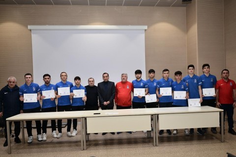 Azerbaijan Futsal Federation Vice-President meets with U19 team – PHOTO